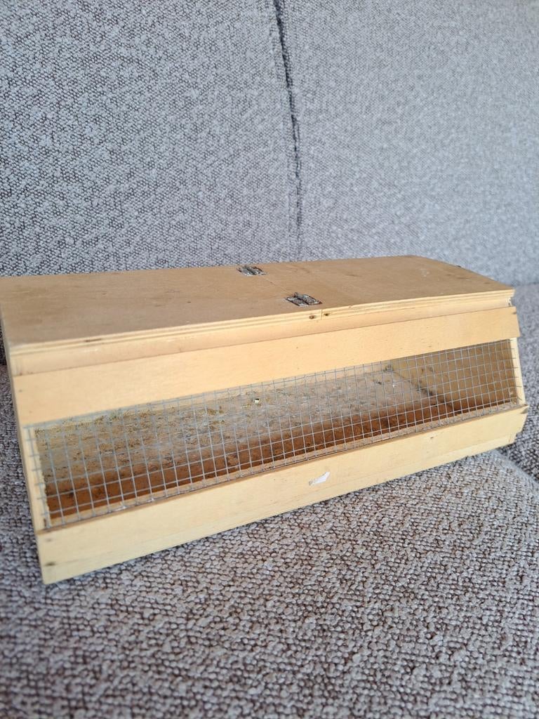 Vogeltransportkooitje, Dieren en Toebehoren