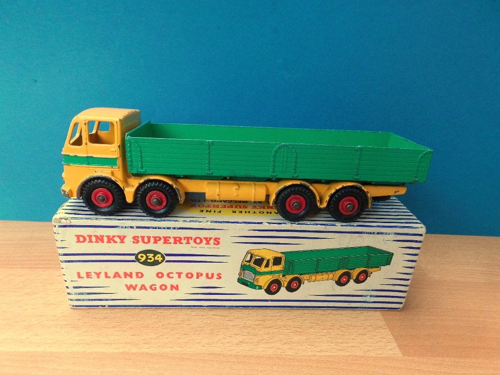 DINKY TOYS No. 934 LEYLAND OCTOPUS HIGH SIDED WAGON MET DOOS, Ophalen of Verzenden, Gebruikt, Bus of Vrachtwagen, Dinky Toys