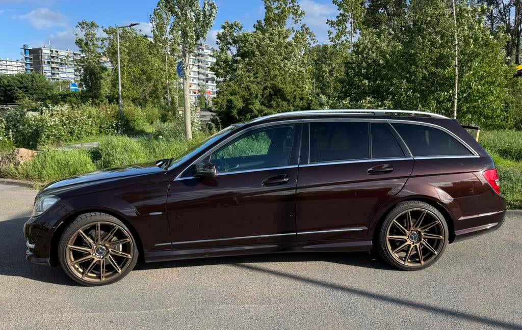 Mercedes-Benz C-Klasse C250  Estate Aut7  amg, Automaat, Achterwielaandrijving, Lichtsensor, Zwart