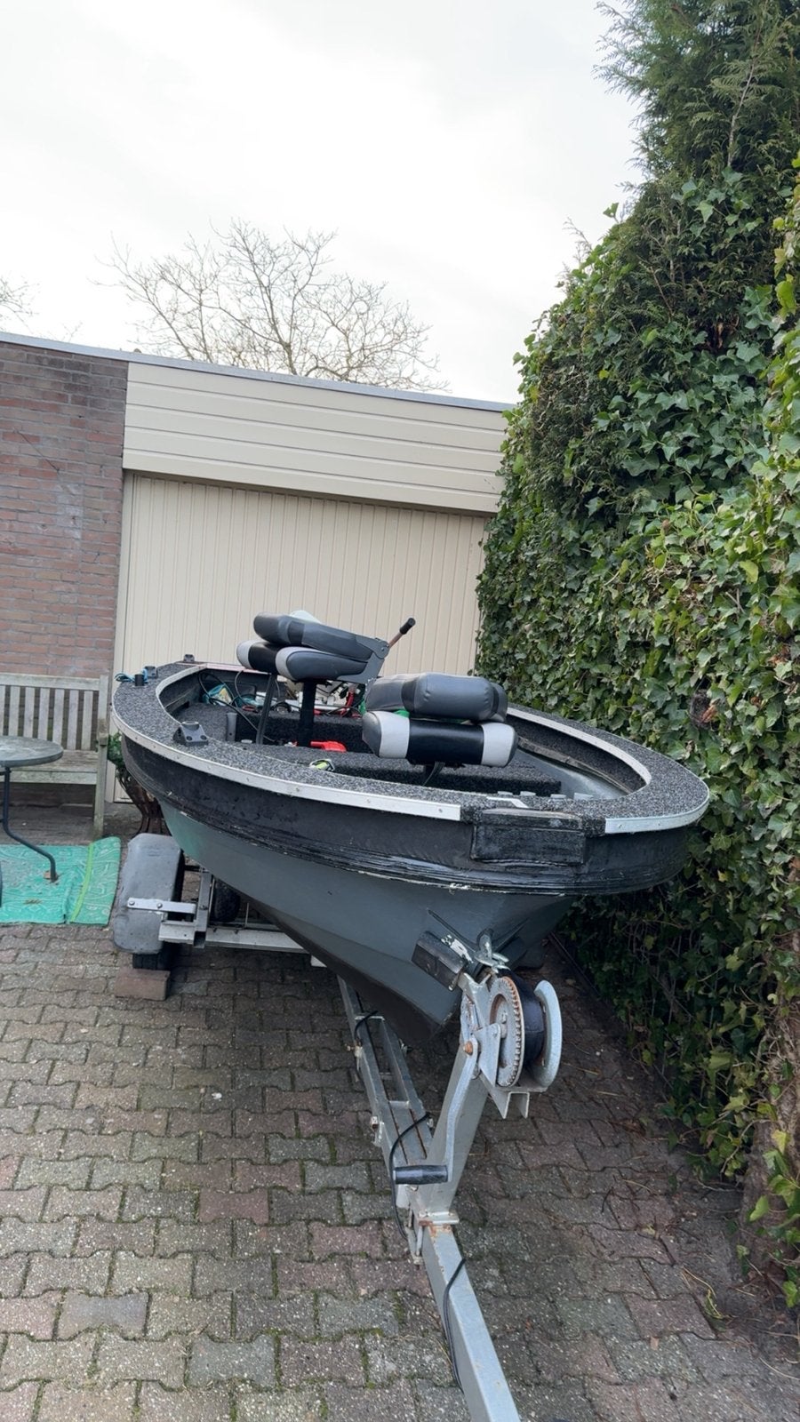 Ultieme visboot, Ophalen, Gebruikt, Benzine
