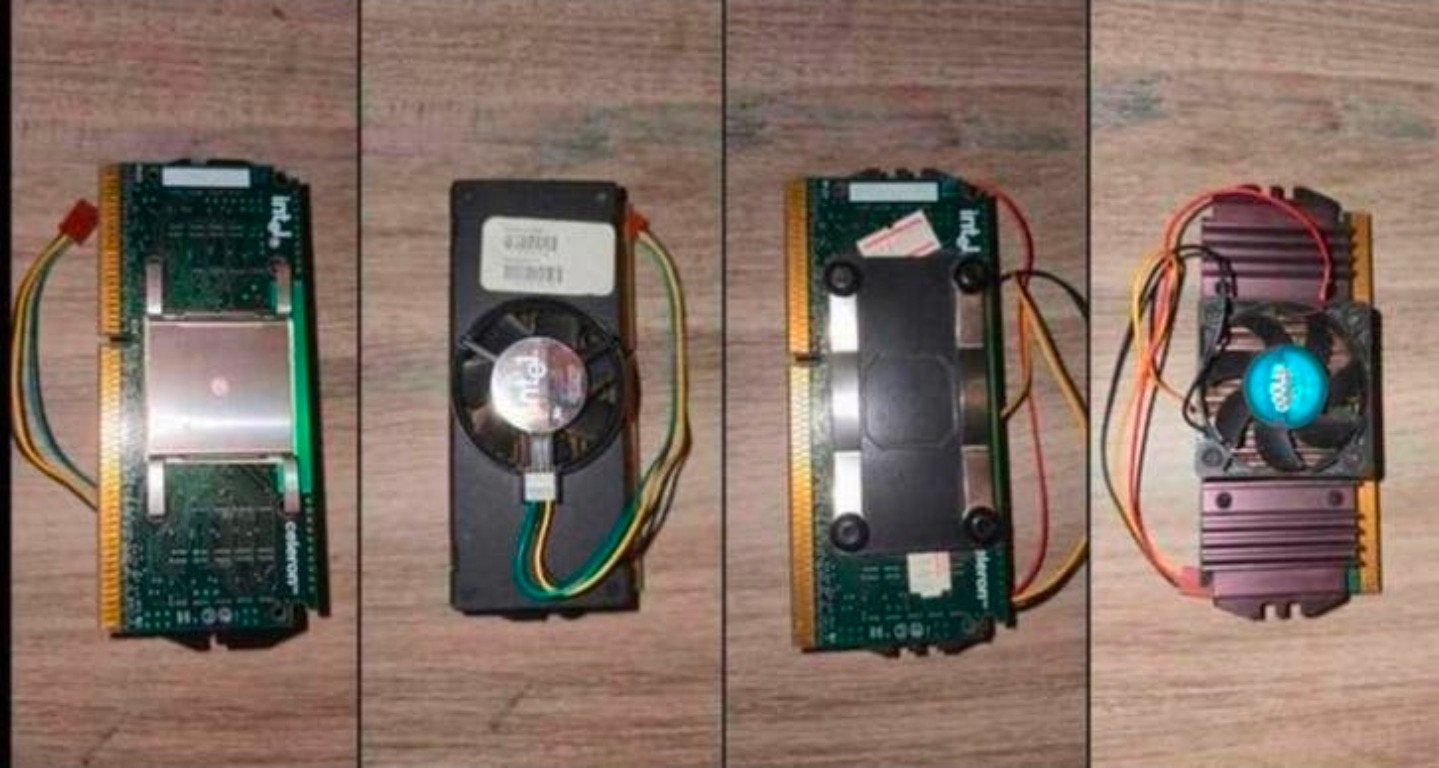2 stuks Intel Pentium Celeron processors, 
2 stuks Intel Pe, Computers en Software, Ophalen of Verzenden