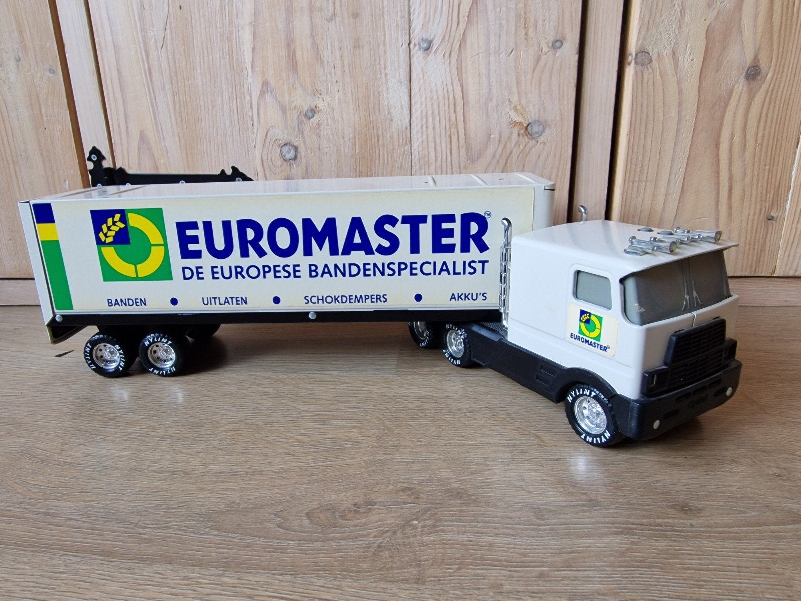 Vintage Euromaster vrachtwagen met oplegger, Kinderen en Baby's, Speelgoed | Speelgoedvoertuigen, Ophalen of Verzenden, Gebruikt