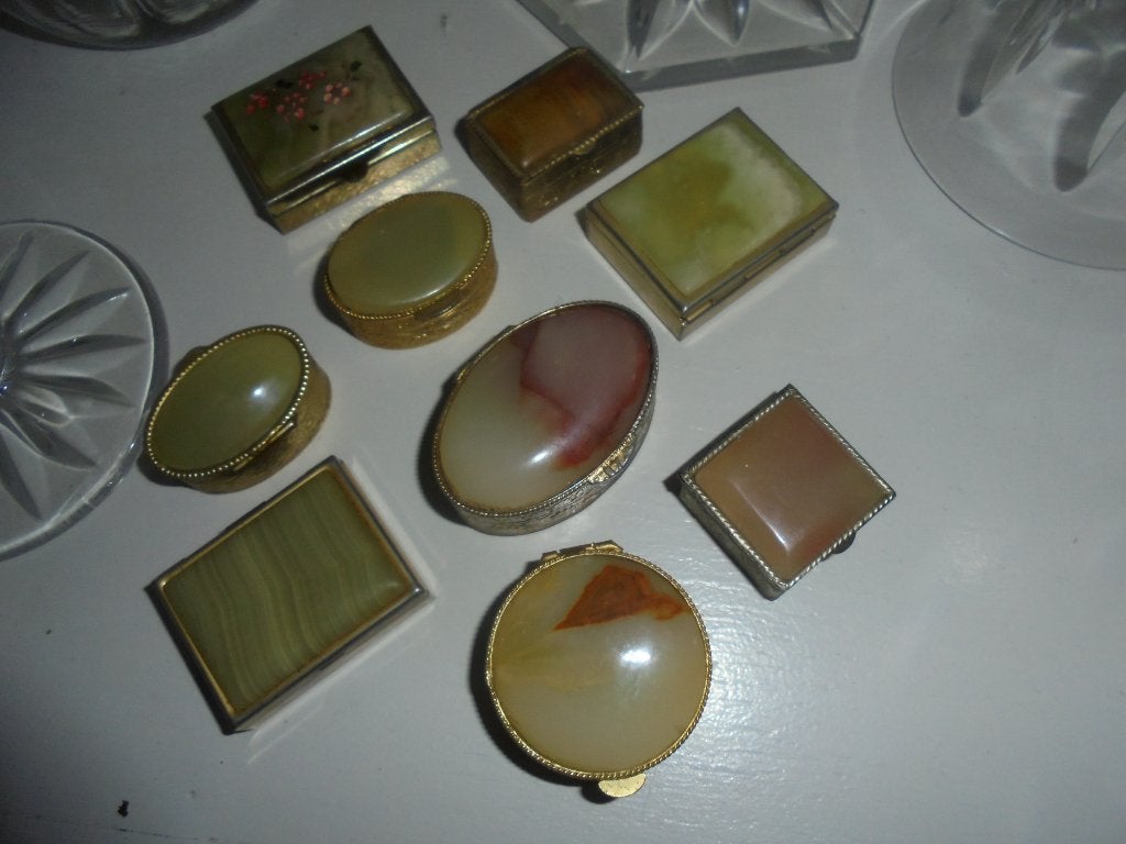 Pillendoosje / 9 stuks in 1 koop Natuur of halfedelsteen, Antiek en Kunst, Ophalen of Verzenden
