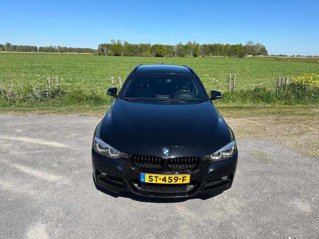 BMW 3-Serie 318i 136pk - pano/trekhaak/winter en zomer set, Automaat, 1465 kg, Zwart, Stationwagon