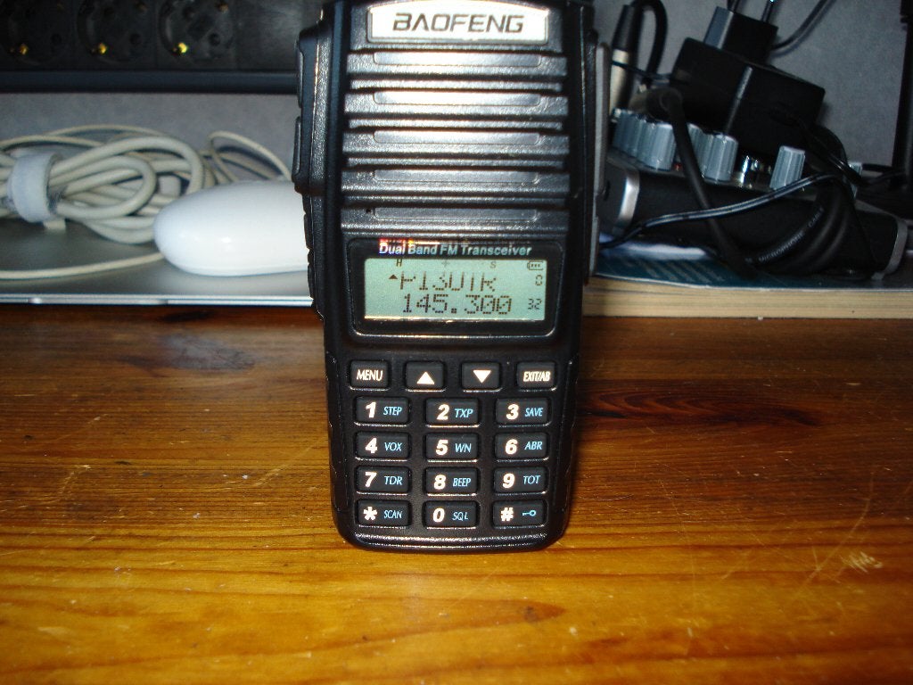 Te koop Baofeng UV-82  8Watt, Ophalen of Verzenden, Zo goed als nieuw, Zender en Ontvanger