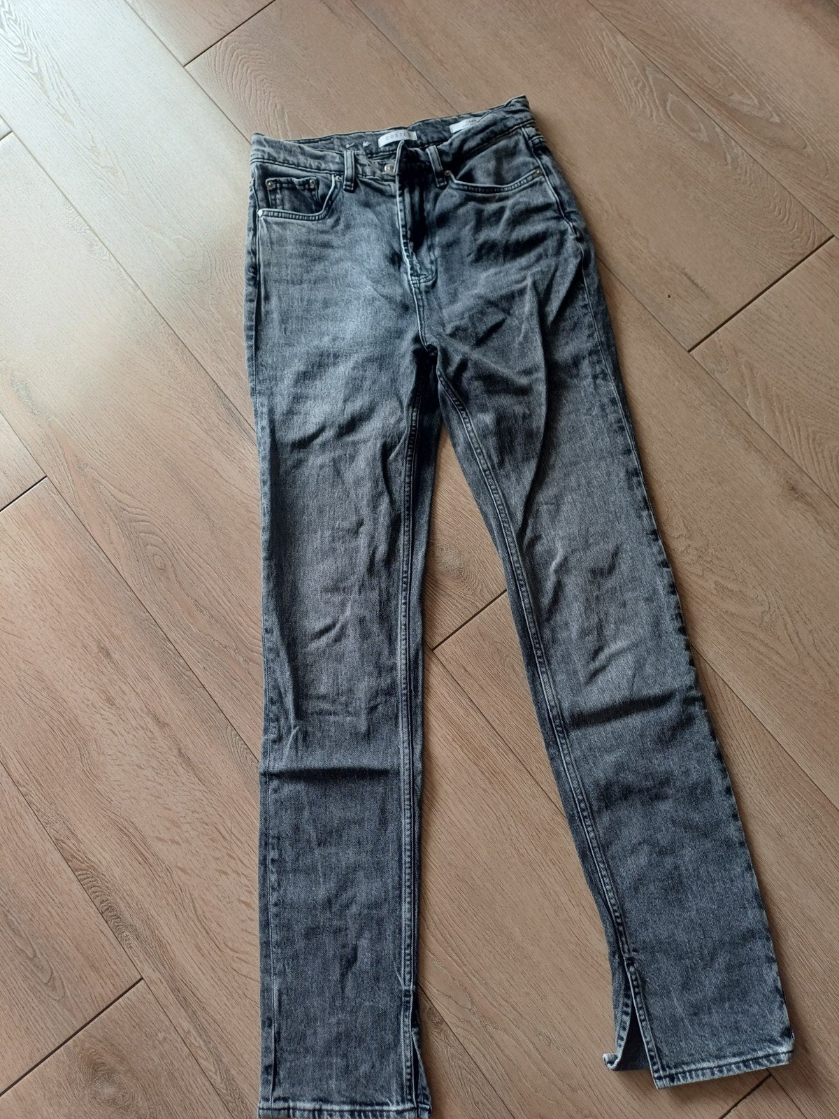 Spijkerbroek Costes model Lana maat 28, izgs
Black used, Ophalen of Verzenden, Zo goed als nieuw, Zwart, W28 - W29 (confectie 36)