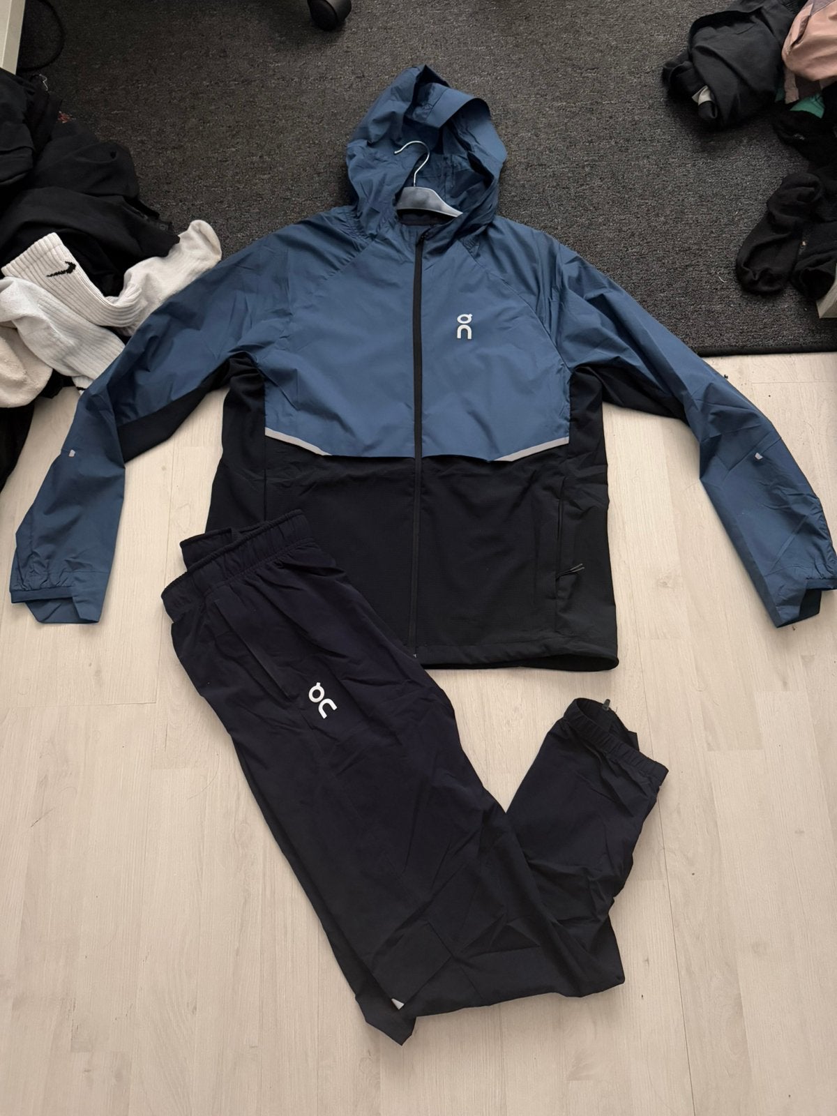 Oncloud trainingspak, Kleding | Heren, Ophalen, Zo goed als nieuw, Algemeen, Maat 48/50 (M)