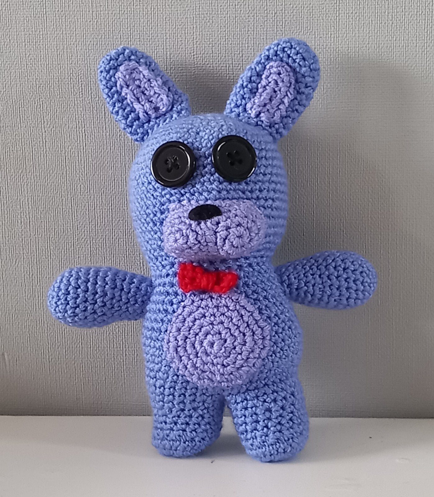 Gehaakte paarse konijn knuffel met strikje, Paars, Overige merken, Overige karakters, Handgemaakt