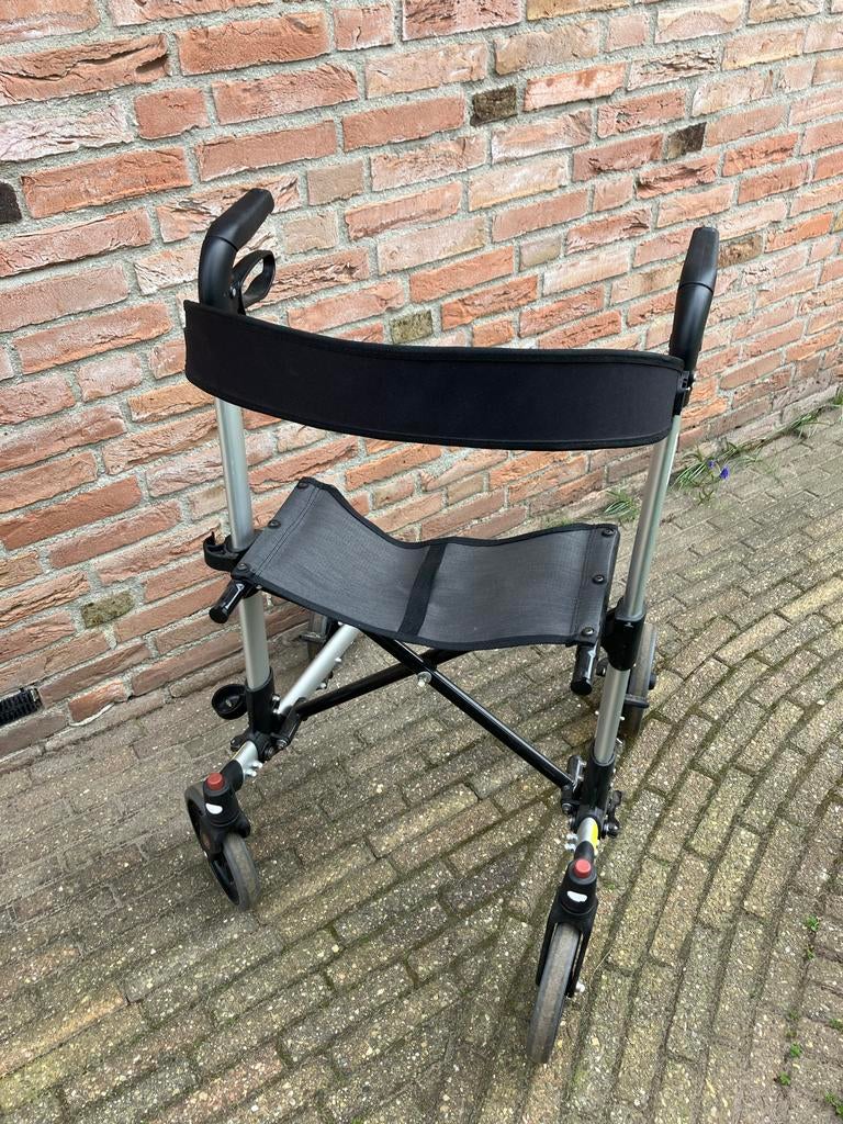 Rollator lichtgewicht verstelbaar hoogte, handig in gebruik, Diversen, Ophalen, Lichtgewicht, Gebruikt