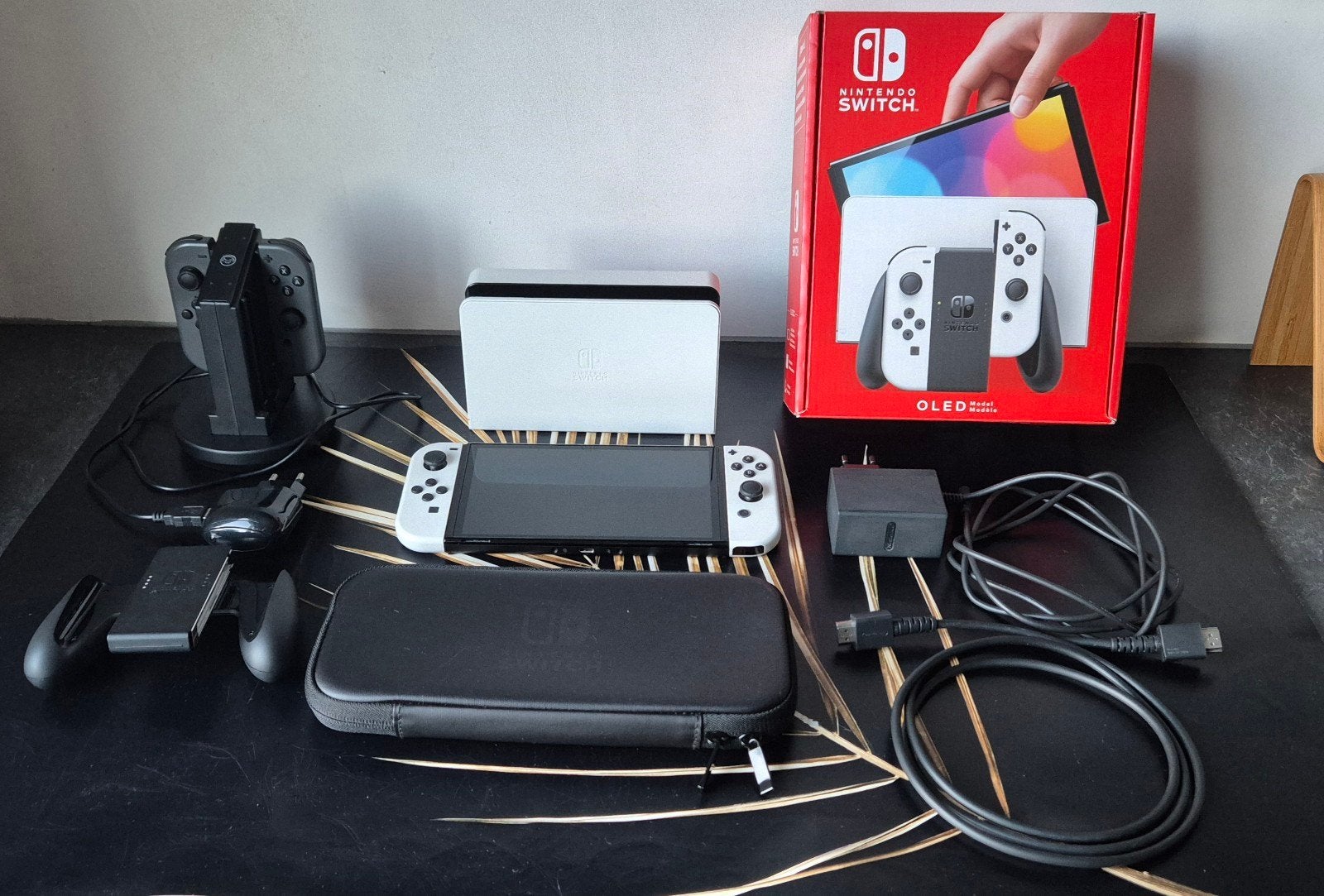 Nintendo Switch OLED Wit, Gebruikt, Met 2 controllers, Met harde schijf, Switch OLED