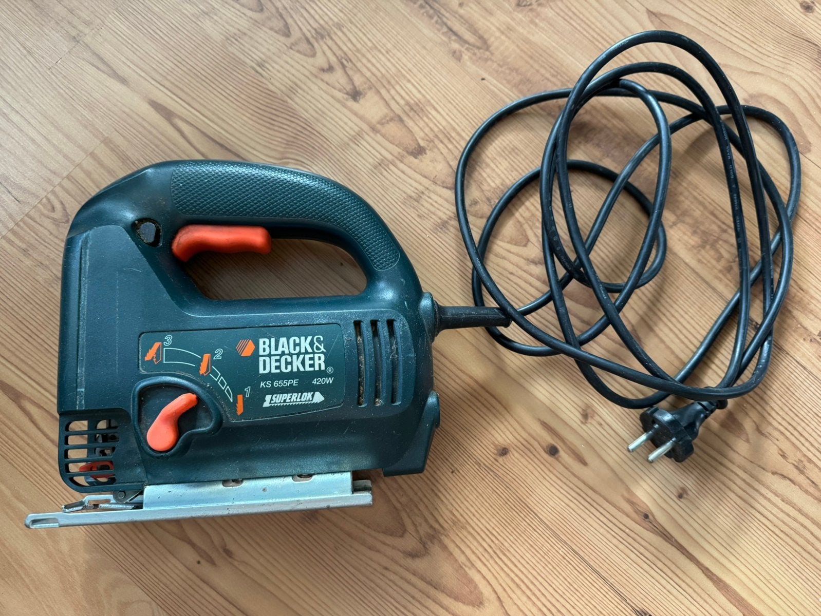 Decoupeerzaag Black&Decker 420 watt, Ophalen, Gebruikt, Decoupeerzaag, 30 tot 70 mm
