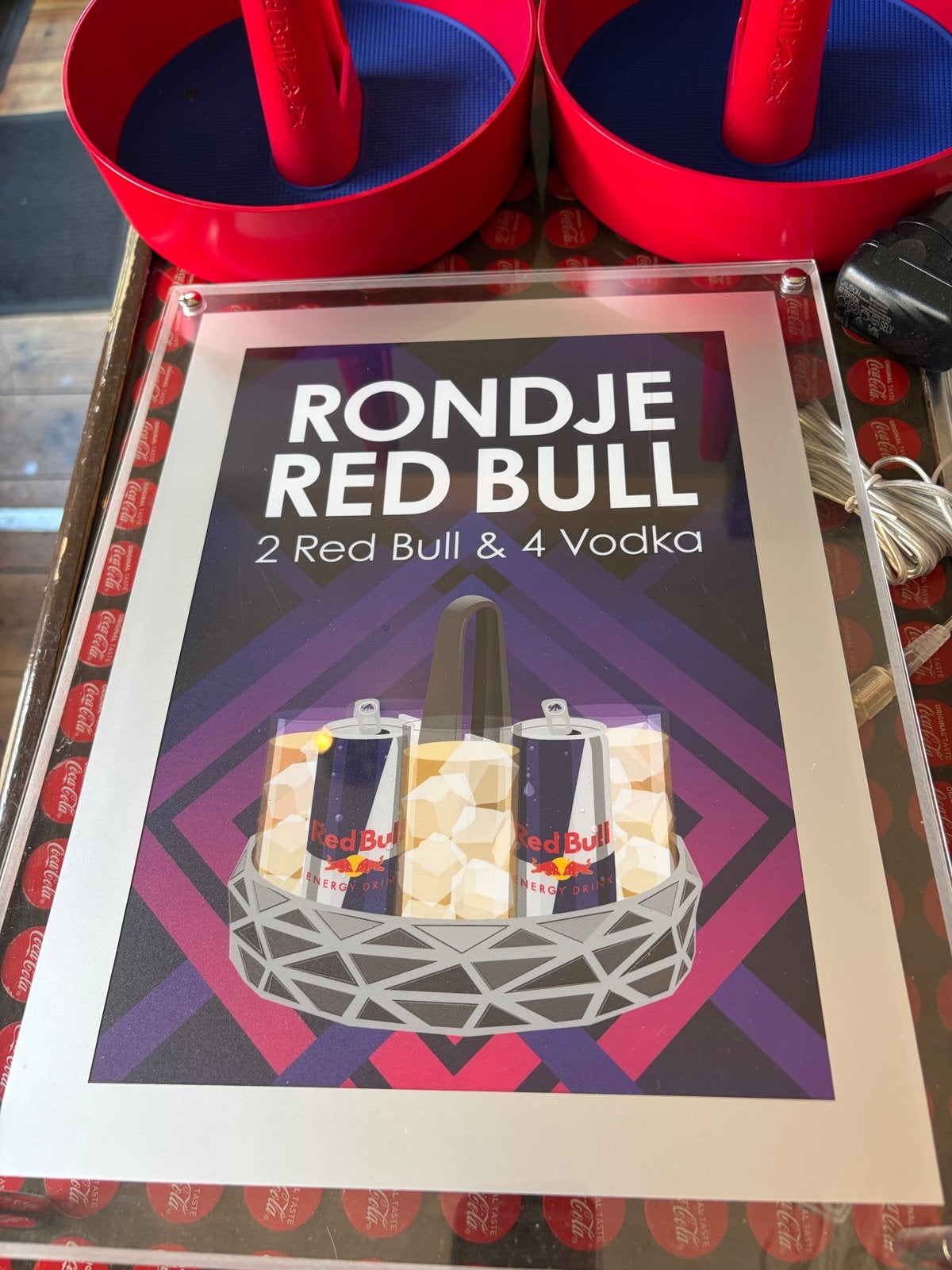 Red Bull glazen- en blikjeshouder met LED-verlichting, Verzamelen, Merken en Reclamevoorwerpen, Ophalen of Verzenden