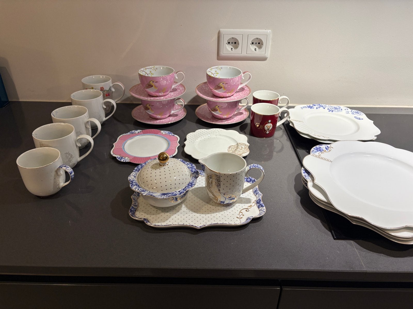 Pip Studio servies - diverse onderdelen, Huis en Inrichting, Ophalen, Pip Studio, Zo goed als nieuw, Modern