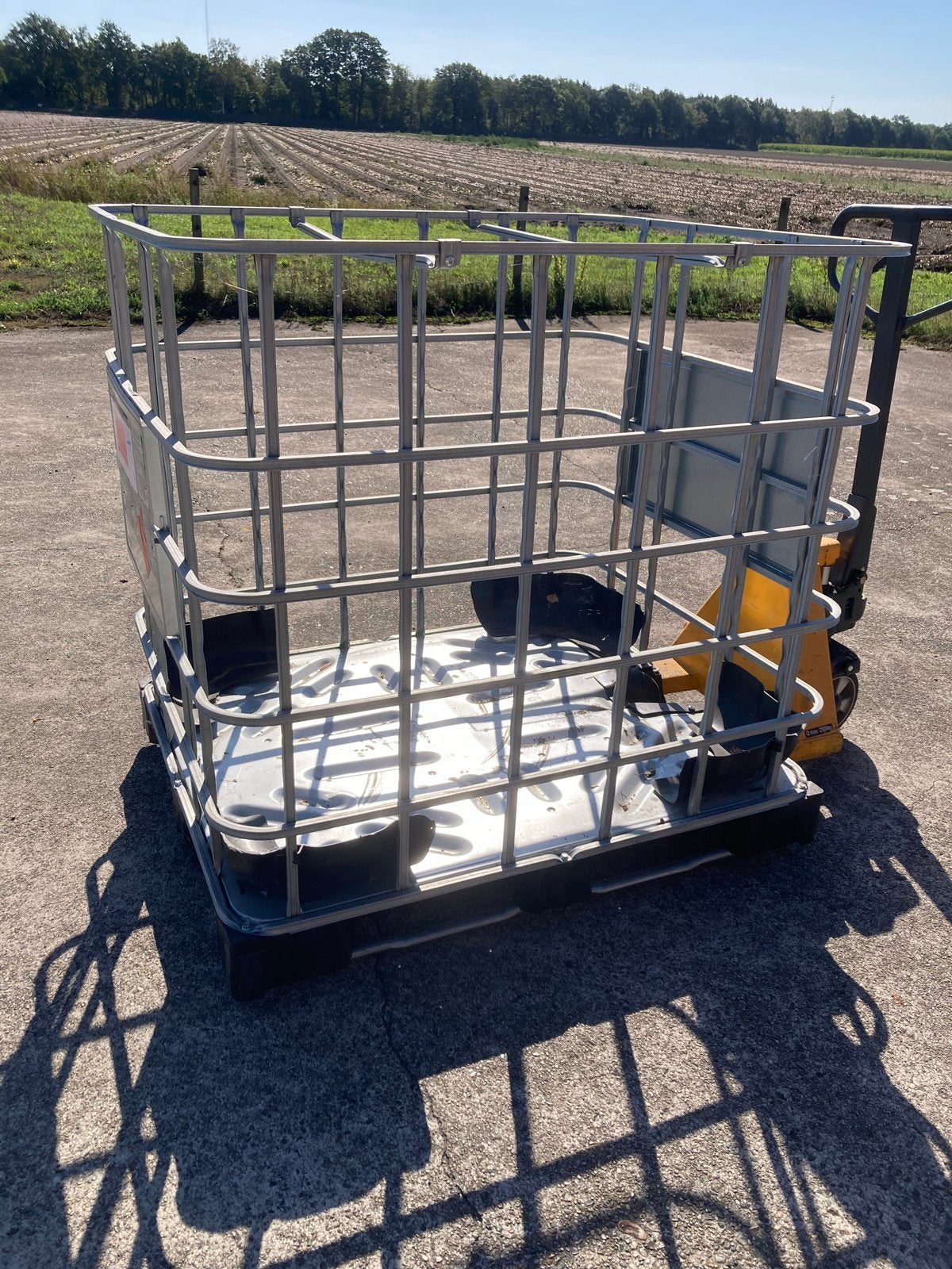 IBC kooi op kunststof pallet., Ophalen, 100 cm of meer, 60 cm of meer, Zo goed als nieuw