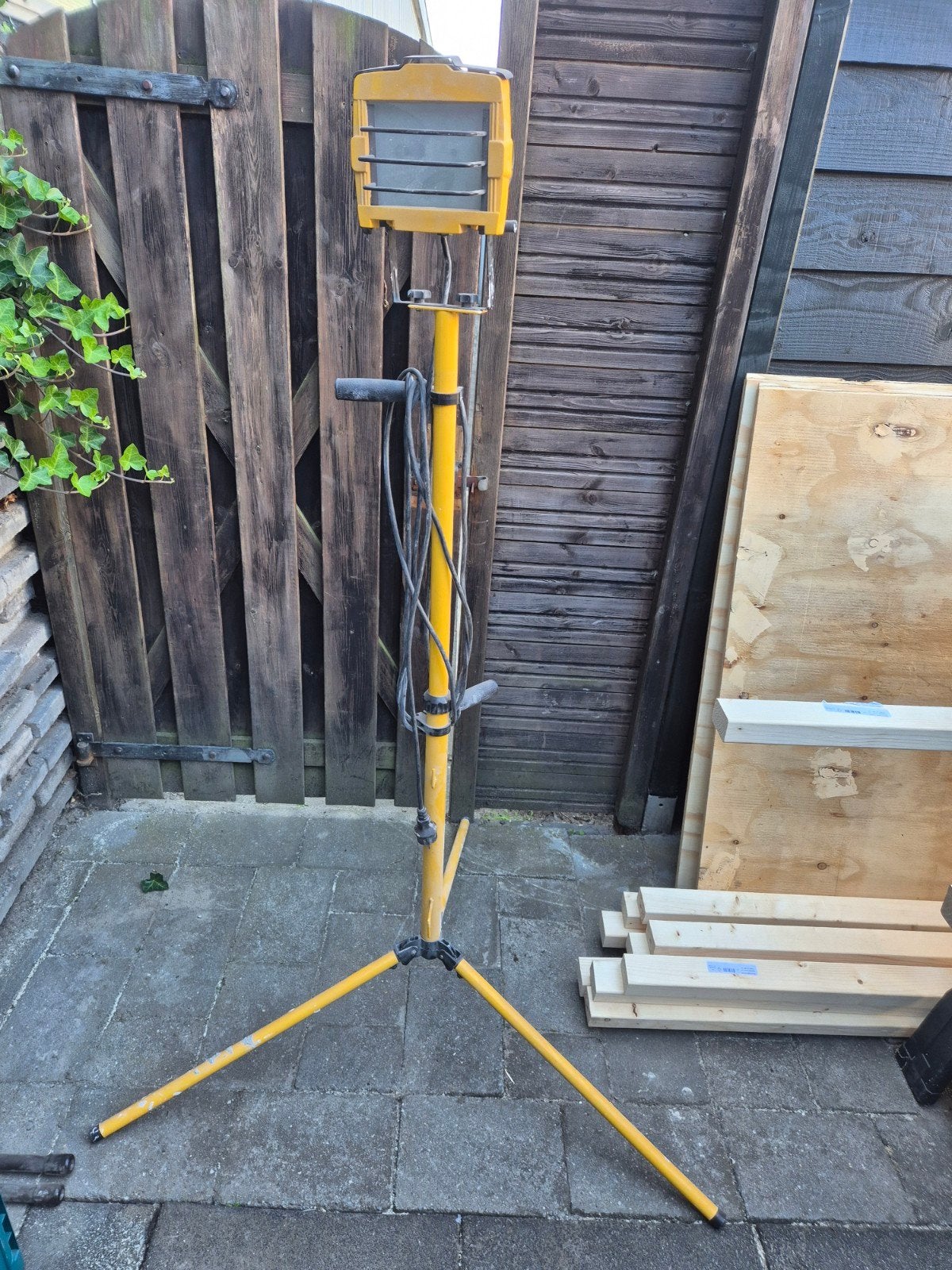 Bouwlamp met statief, Doe-het-zelf en Verbouw, Bouwverlichting, Ophalen, Gebruikt, Met statief, Lamp