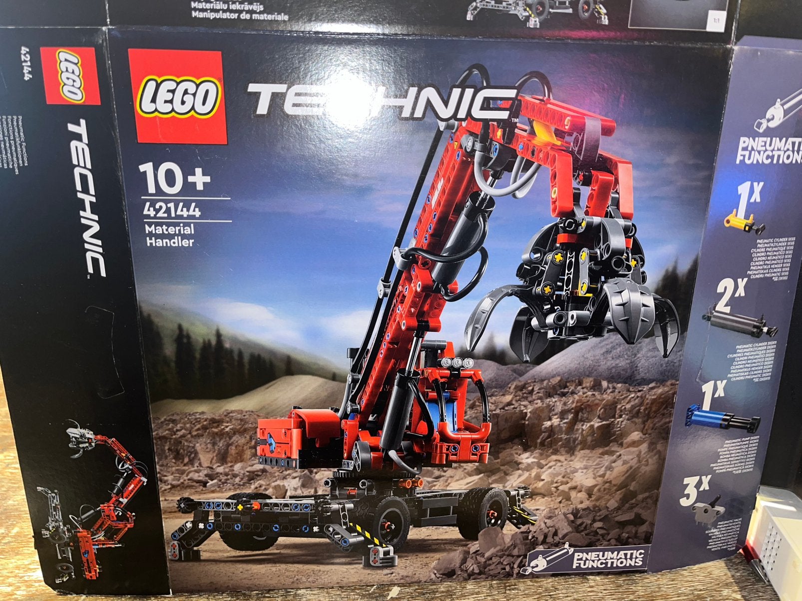 LEGO 42144 Material Handler pneumatische met doos en boekje, Ophalen, Lego, Zo goed als nieuw, Technic