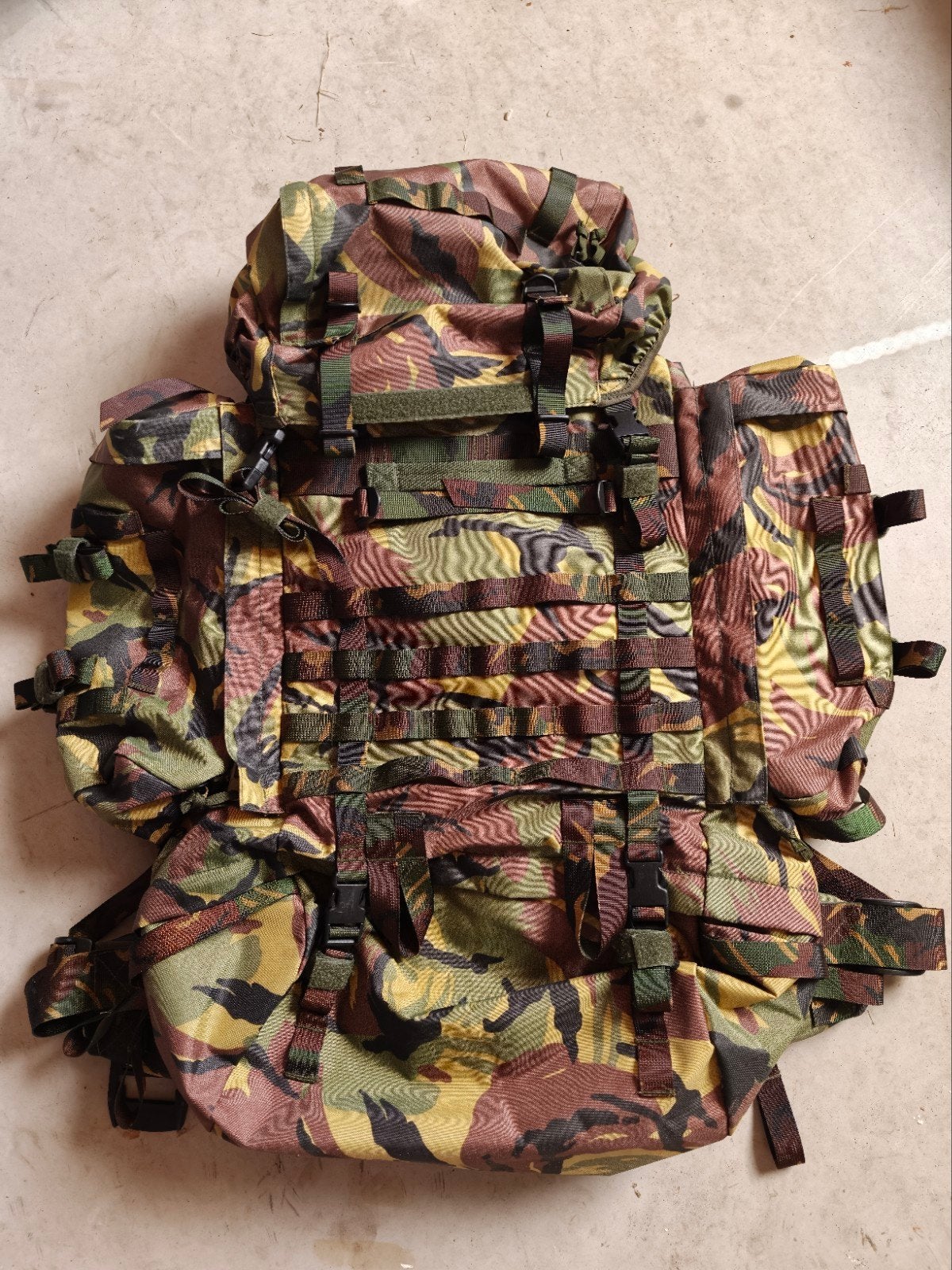 Grote camouflage rugzak 120L - Zo goed als nieuw, Overige merken, 40 cm of meer, Ophalen of Verzenden, Zo goed als nieuw