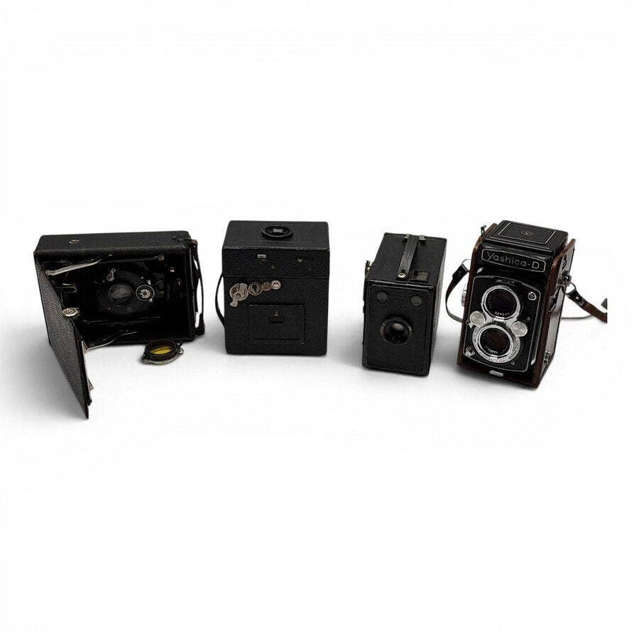Lot van vier fotocamera’s, o.a. Yashica D, Ophalen of Verzenden, Gebruikt, Compact, Overige Merken