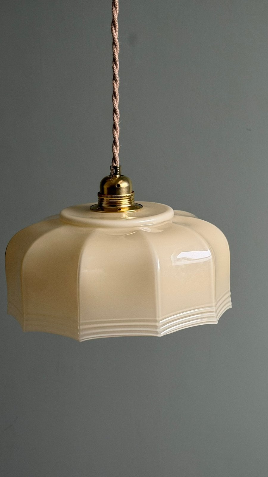 Vintage Franse lamp hanglamp pendellamp opaalglas, Huis en Inrichting, Gebruikt, Glas, Frans, art deco, E27 (groot)