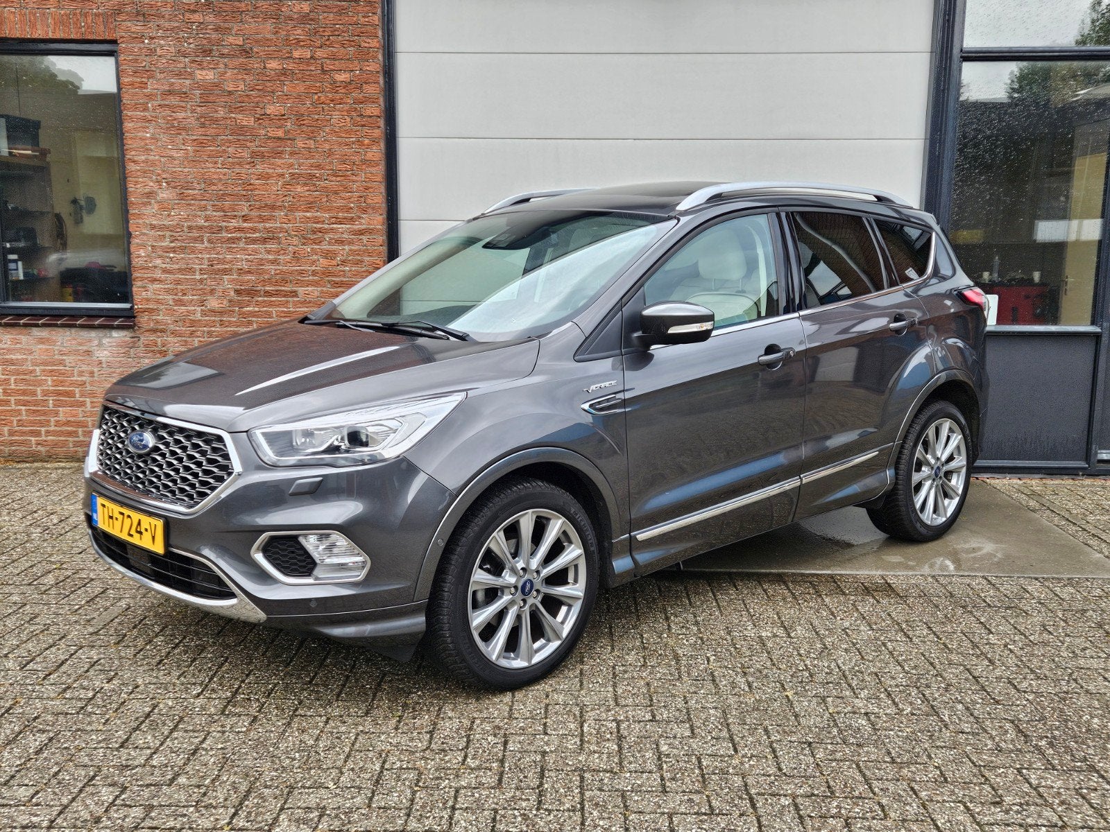 Ford Kuga Vignale 1.5 150PK ACC/LEDER 1 EIGENAAR PRACHTIG!, Auto's, Voorwielaandrijving, 1498 cc, Euro 6, 4 cilinders