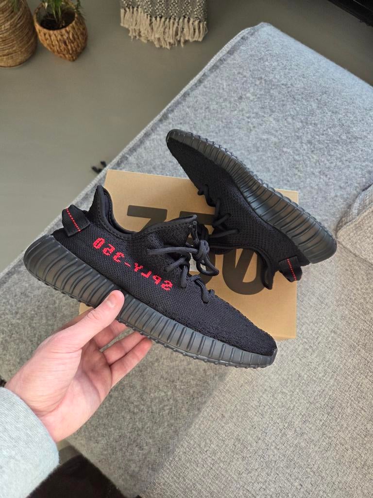 Adidas Yeezy Boost 350 V2 Black/Red (Bred) EUR 38 2/3, Ophalen of Verzenden, Nieuw, Zwart