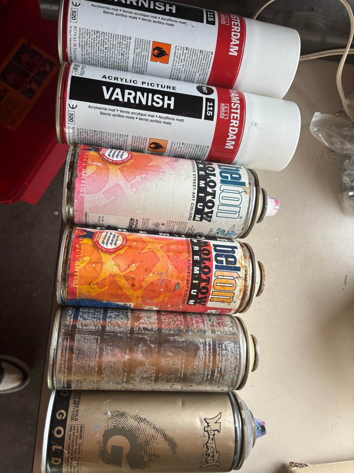 Diverse Graffiti Spuitbussen en Vernis - Gebruikt, Ophalen of Verzenden, Gebruikt, Overige typen