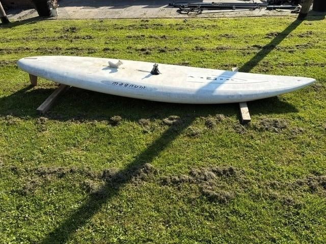 Surfplank Magnum Hifly (wide style), Gebruikt, 300 cm of meer, Plank, Met zwaard
