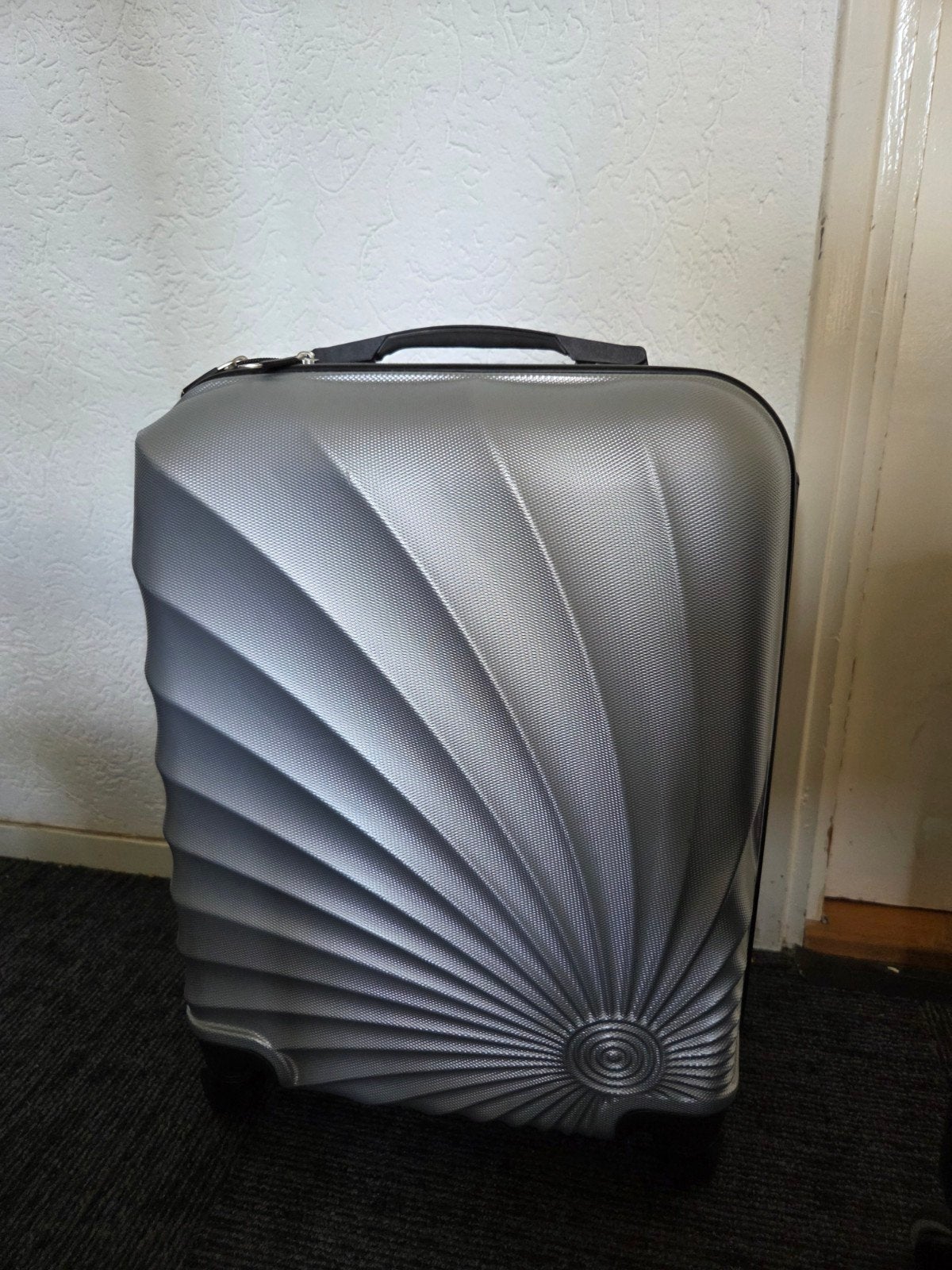 Koffer 38L  met wieltjes en slot, Gebruikt, Hard kunststof, Minder dan 50 cm, Minder dan 35 cm