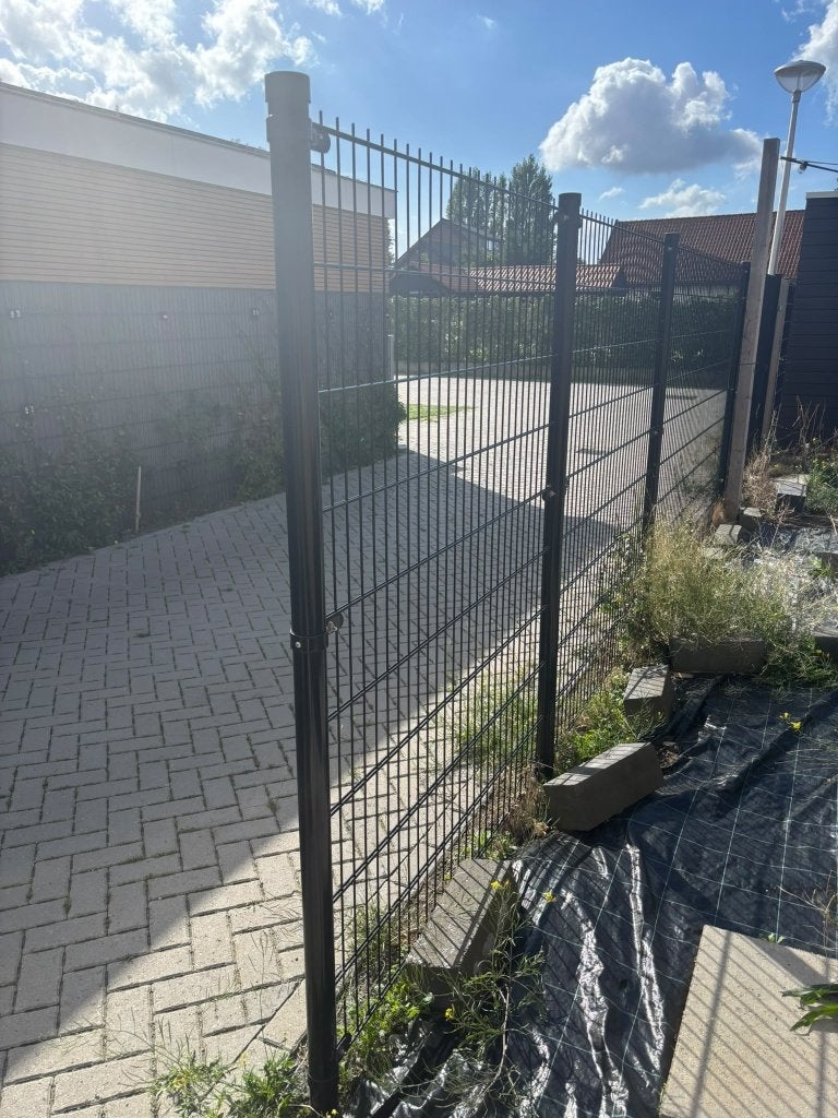 14 meter zwart dubbelstaafmat hekwerk + houten poort, Tuin en Terras, Ophalen, Met poort, Dubbelstaafmat hekwerk, Zo goed als nieuw