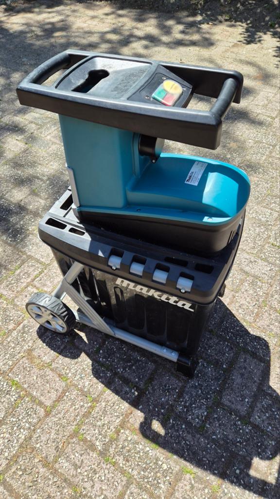 Makita UD2500 hakselaar / versnipperaar, Ophalen, Gebruikt, Makita, Met opvangbak