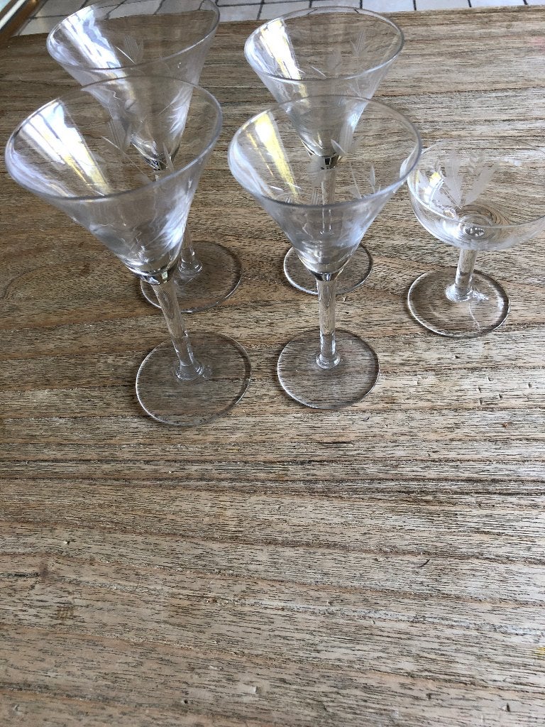Mooie set antieke likeur glaasjes met gravure 9 stuks, Ophalen