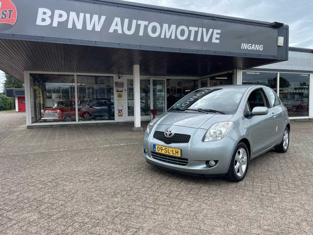 Toyota Yaris 1.3 VVTi Luna MMT (bj 2006, semi-automaat), Auto's, 12 maanden, 750 kg, 4 cilinders, Automatische klimaatregeling