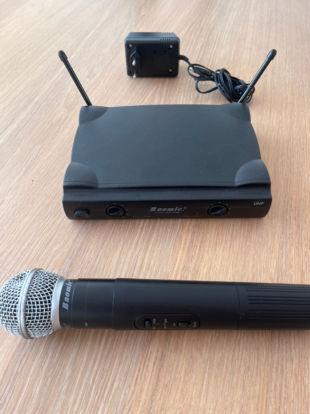 Draadloze microfoon, Muziek en Instrumenten, Microfoons, Ophalen of Verzenden, Zo goed als nieuw, Zangmicrofoon, Draadloos