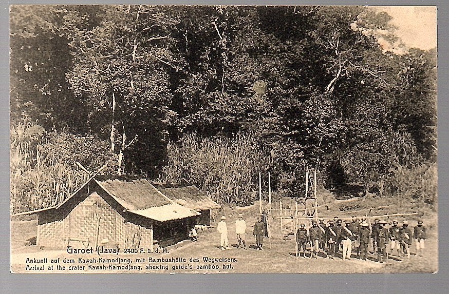 Ned Indië crater Kawah-Kamodjang & bamboo hut in Garoet, Ophalen of Verzenden, Voor 1920, Buiten Europa