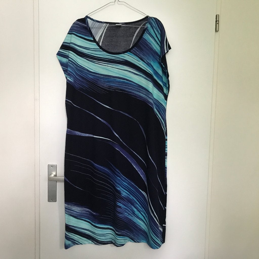 Arabella Scandinavisch design jurk in blauwtinten maat 46, Maat 46/48 (XL) of groter, Nieuw, Onder de knie, Verzenden