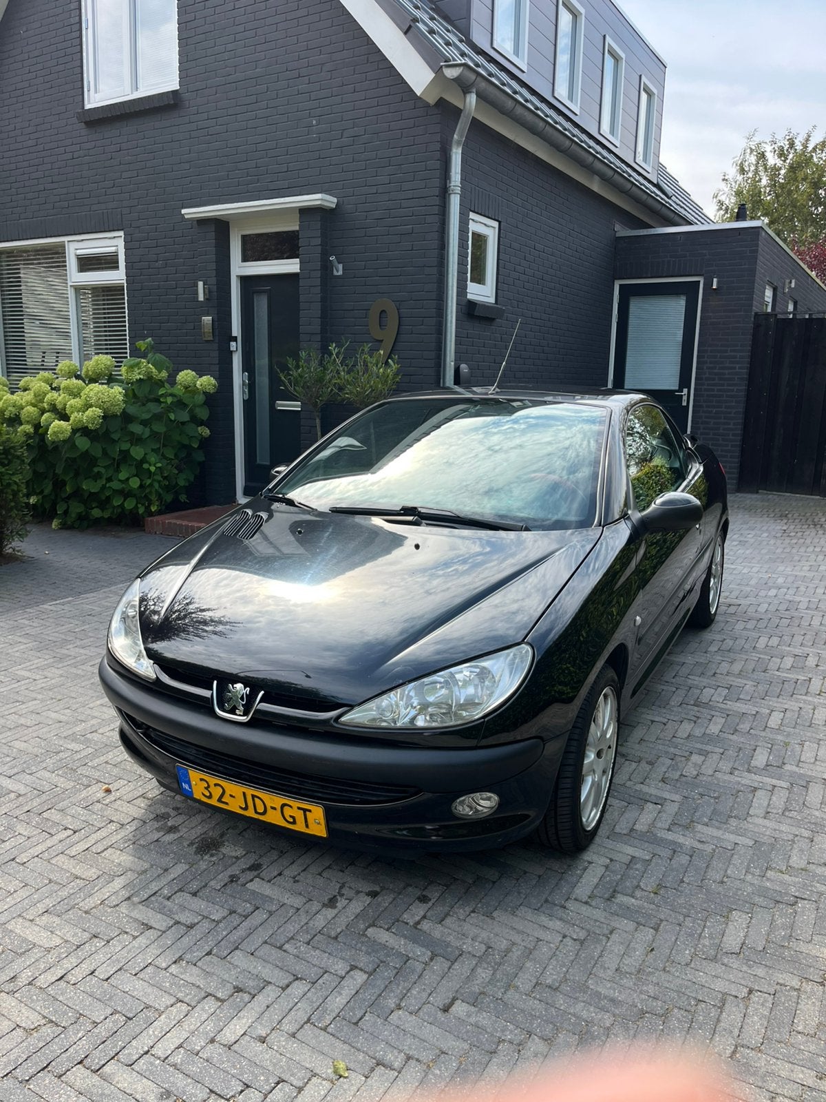 Peugeot 206 1.6 16V CC 2002 Zwart, Auto's, Peugeot, Voorwielaandrijving, Zwart, 4 cilinders, Cabriolet