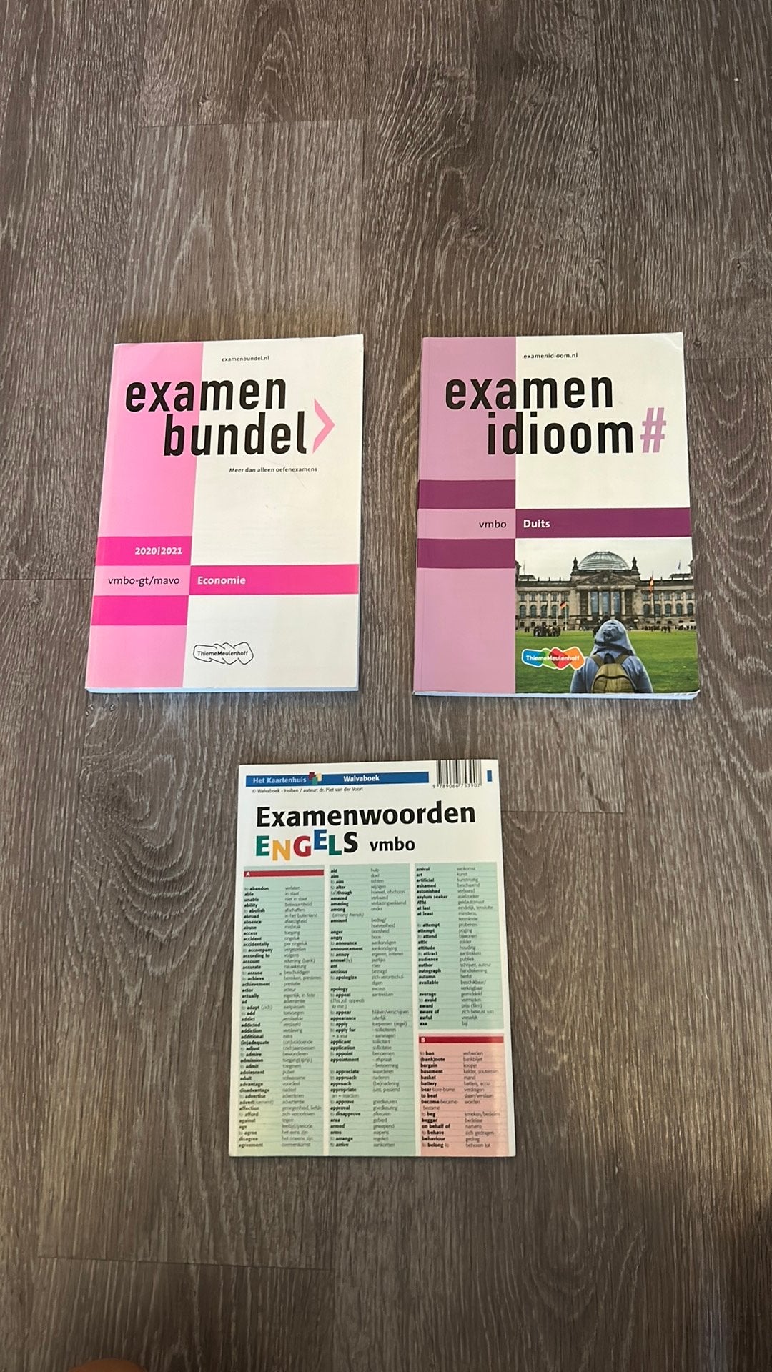 Examen bundels VMBO, Ophalen of Verzenden, Zo goed als nieuw, VMBO