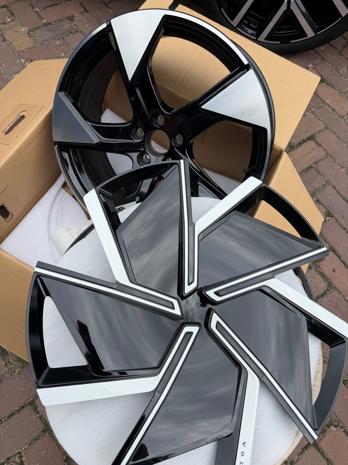 Originele Volvo EX90 velgen incl. doppen - Vrijwel NIEUW!, Ophalen, Gebruikt, Velg(en)