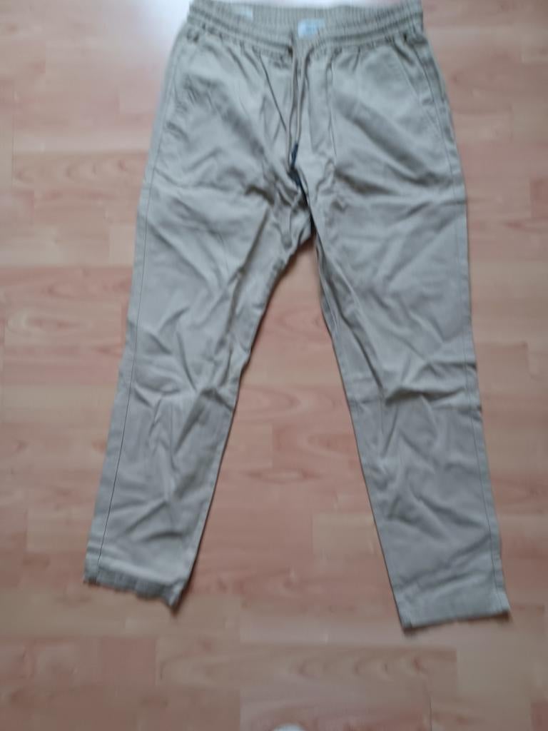 Only &Sons taupekleur chino mt M, Kleding | Heren, Broeken en Pantalons, Beige, Zo goed als nieuw, Only & Sons, Verzenden