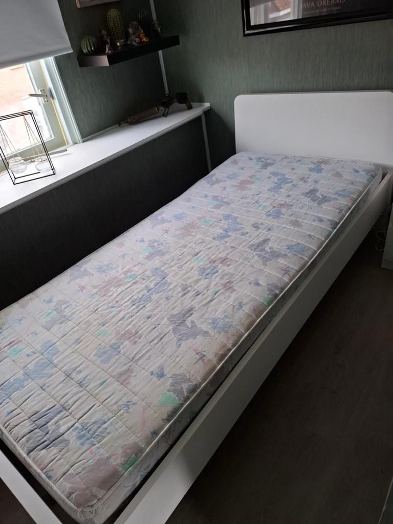 IKEA Eenpersoonsbed met lattenbodem en matras, Ophalen, Gebruikt, 90 cm, Eenpersoons