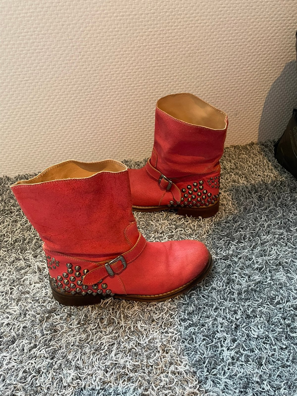 Twinset stoere laarzen met noppen maat 39, Lage of Enkellaarzen, Ophalen of Verzenden, Zo goed als nieuw, Rood