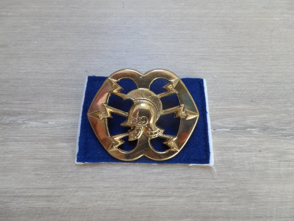 Baret embleem met ondergrond Vbdd, nieuw, Verzamelen, Ophalen of Verzenden, Landmacht, Nederland, Embleem of Badge