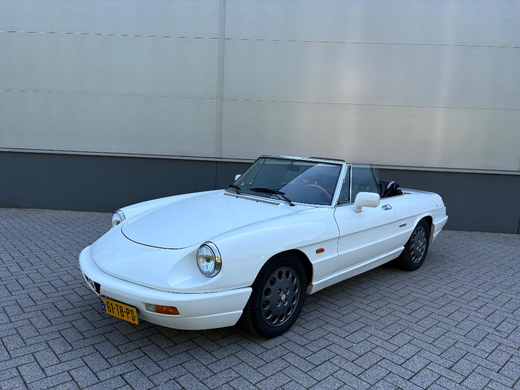 Alfa Romeo Spider 2.0 U9 1993 Wit, Auto's, 1965 cc, Achterwielaandrijving, Zwart, 4 cilinders