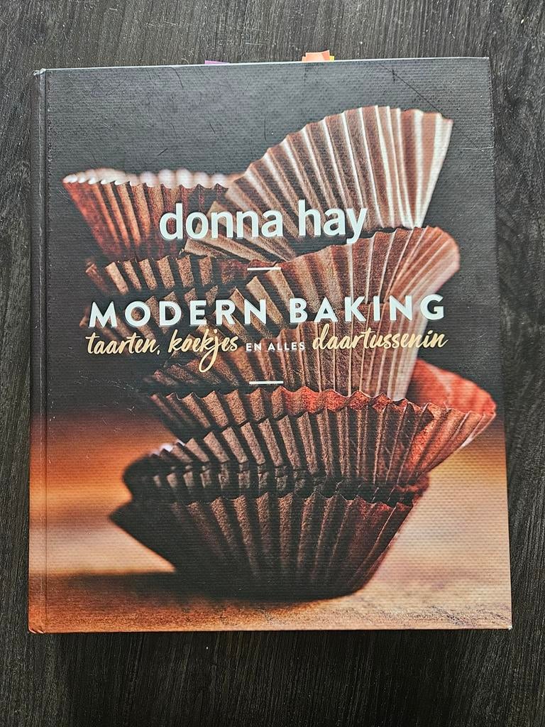 Donna Hay - Modern Baking, Boeken, Gelezen, Ophalen of Verzenden, Gezond koken, Taart, Gebak en Desserts