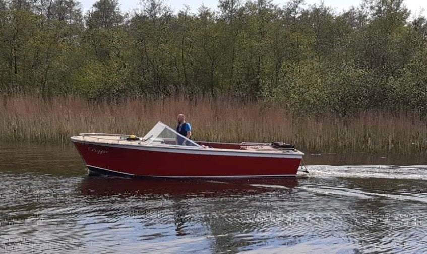 7 meter boot met overdekte ligplaats in Loosdrecht, Binnenboordmotor, 120 tot 200 pk, Ophalen of Verzenden, Zo goed als nieuw
