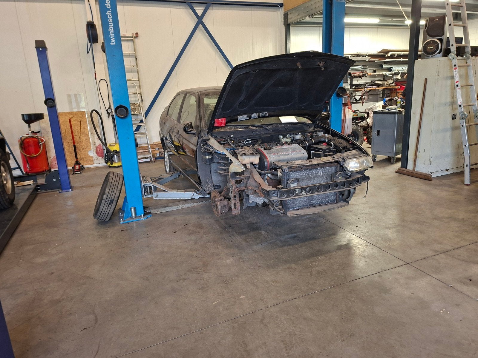Alfa Romeo 146 2.0 TI 1996 Zwart, Auto's, Voorwielaandrijving, Zwart, Origineel Nederlands, 1200 kg