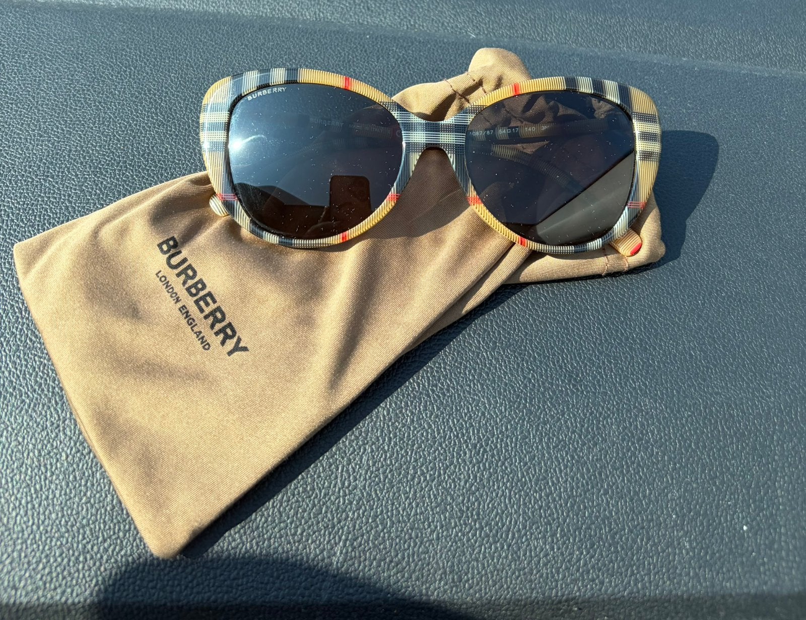 Nieuwe burberry dameszonnebril, Ophalen, Nieuw, Zonnebril, Overige merken