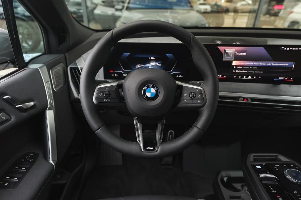 BMW iX xDrive60 M Sport / Panoramadak / Trekhaak / Soft-Clos, Automaat, Zwart, IX, Leder