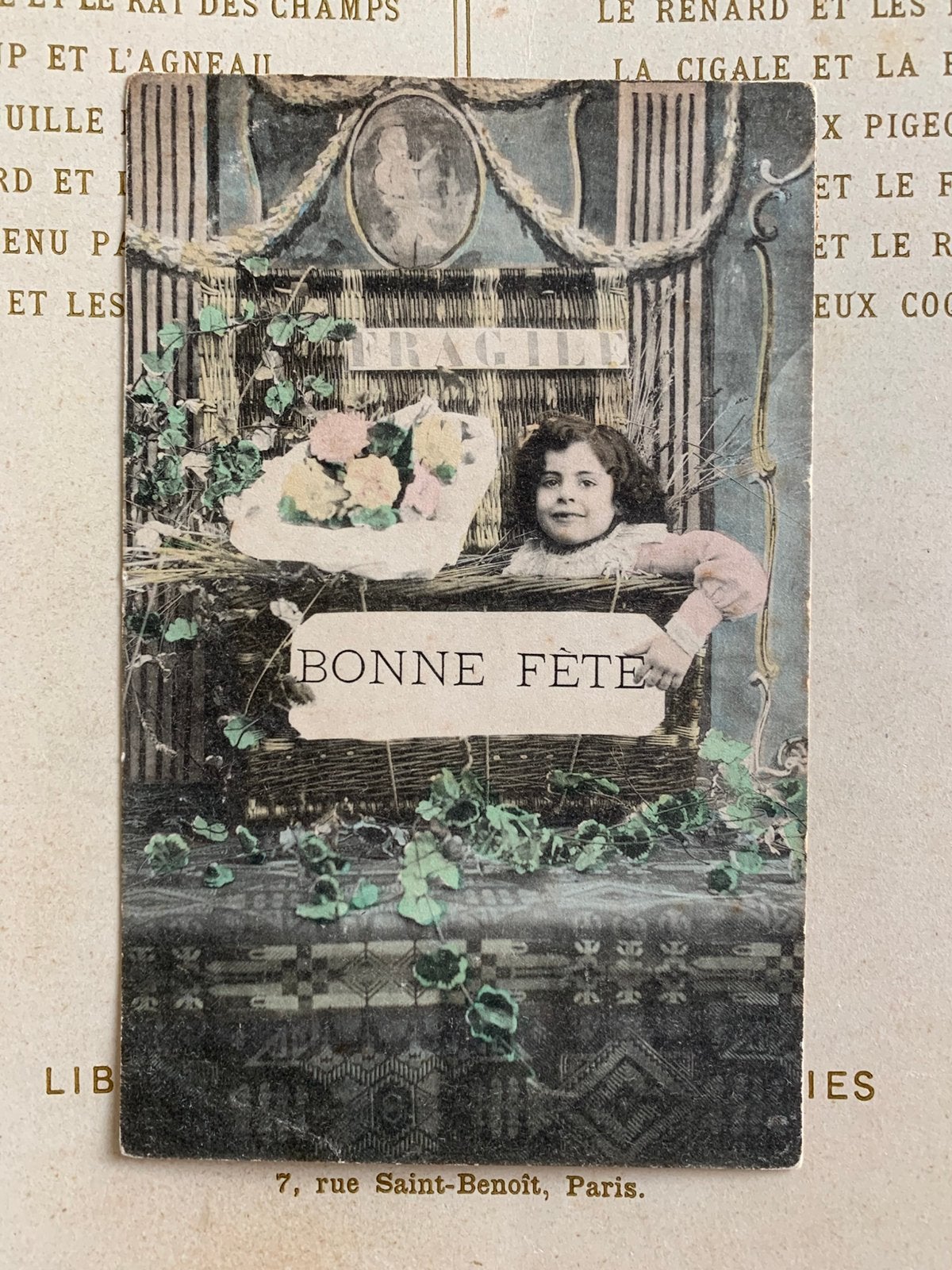 Bonne Fête - kindje in rieten mand (BB), Ophalen of Verzenden, Voor 1920, Gelopen, Kinderen