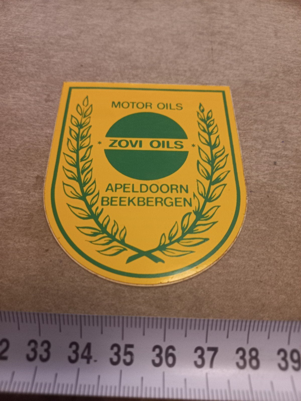 Vintage Zovi Oils Motor Olie Sticker Apeldoorn Beekbergen, Verzamelen, Ophalen of Verzenden, Gebruikt